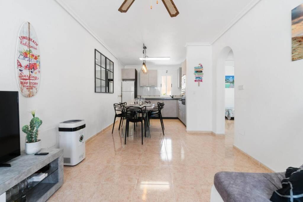 Villa-Capricho Playa - Zeus Torrevieja Eksteriør billede