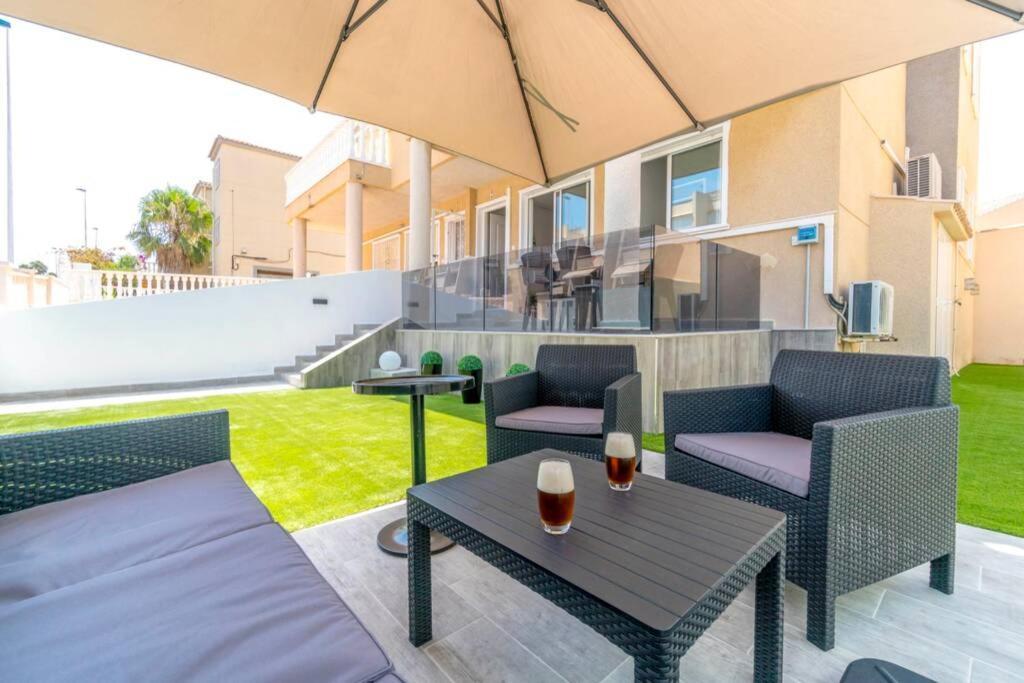 Villa-Capricho Playa - Zeus Torrevieja Eksteriør billede